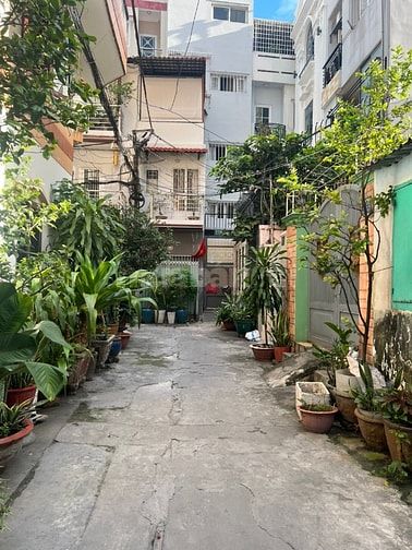 Cho thuê nhà - Hẻm xe hơi - Số 3 Thành Thái. DT : 3m x 20m.