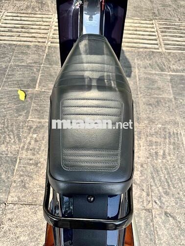 Suzuki Crystal có bán góp cửa hàng