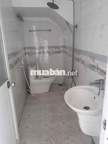 Cho thuê nhà gần bến xe Tân Đông Hiệp - Dĩ An