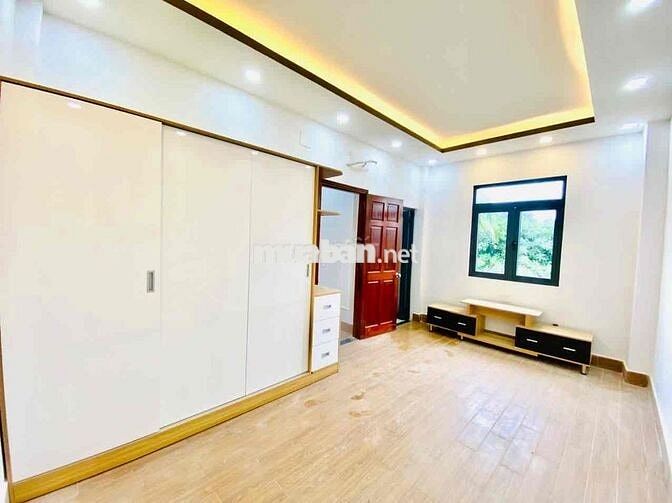 Chính chủ bán nhà 4 lầu DTSD 200m2 góc 2 mặt tiền HXH đường Cây Keo