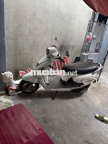 SYM Attila màu Trắng