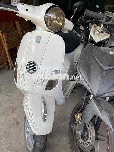 Piaggio Vespa LX Trắng