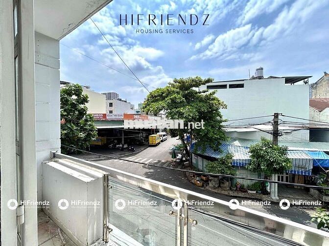 siêu phẩm studio ban công và ban công tách bếp Ngay Sieu Thi Mega