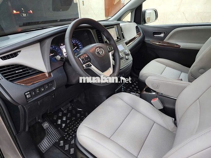 Toyota Sienna Limited 2016 Xám