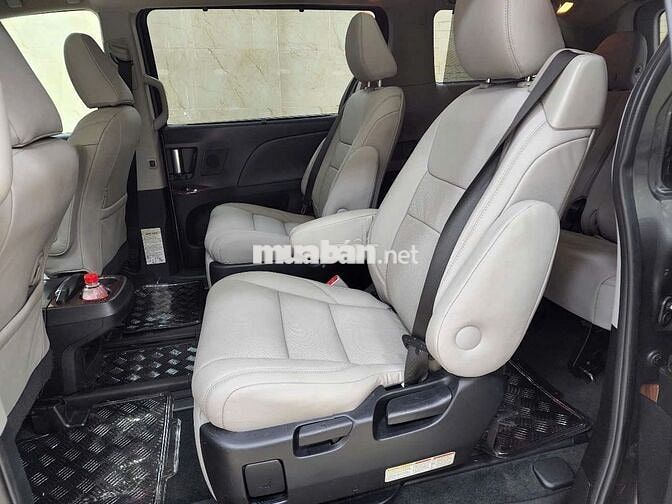 Toyota Sienna Limited 2016 Xám
