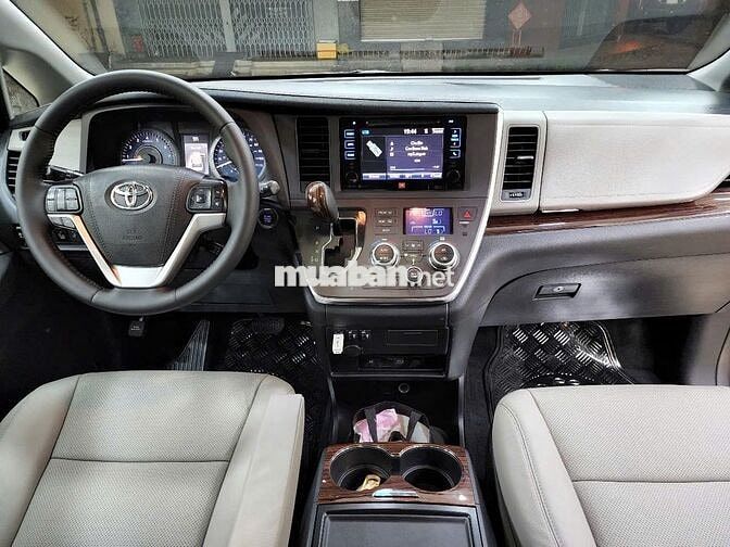 Toyota Sienna Limited 2016 Xám