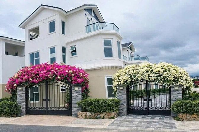 CẦN BÁN CĂN BIỆT THỰ BIỂN BÃI DÀI CAM RANH ,HOÀN THIỆN MẶT NGOÀI ,
