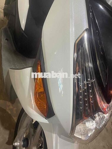 Honda Click Trắng