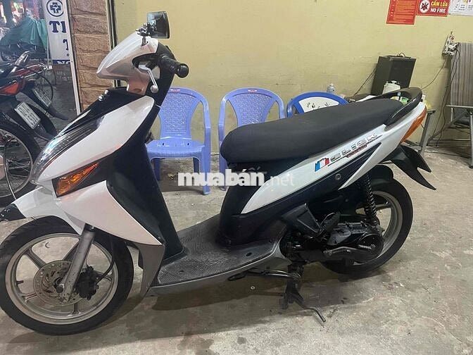 Honda Click Trắng