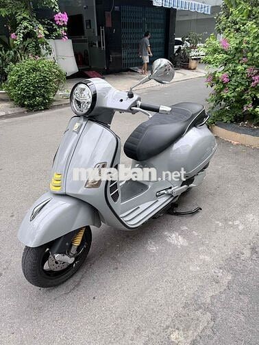 Piaggio Vespa GTS 300 HPE Xám xi măng