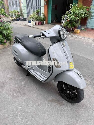 Piaggio Vespa GTS 300 HPE Xám xi măng