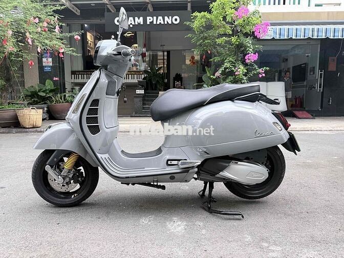 Piaggio Vespa GTS 300 HPE Xám xi măng