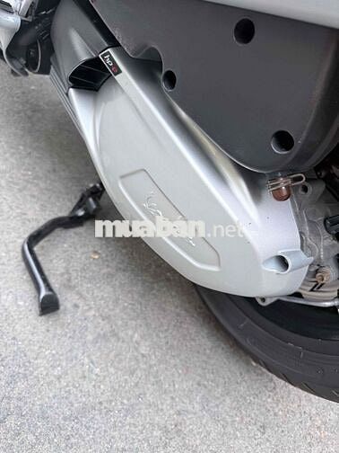 Piaggio Vespa GTS 300 HPE Xám xi măng