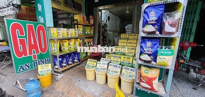 Tuyển nhân viên giao hàng bằng xe máy