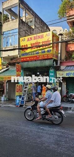 Tuyển nhân viên giao hàng bằng xe máy