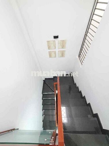 bán nhà đường Phan Đăng Lưu, Sát mặt tiền.xe hơi