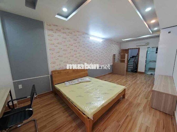 bán nhà đường Phan Đăng Lưu, Sát mặt tiền.xe hơi