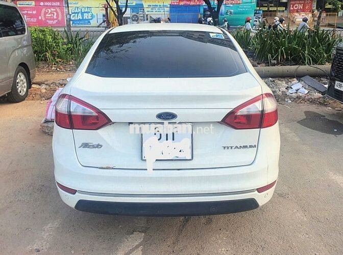 Ford Fiesta 2016 Titanium Trắng