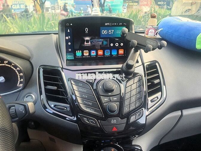 Ford Fiesta 2016 Titanium Trắng