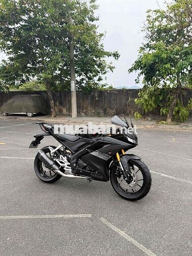 Yamaha R15v3 màu Đen
