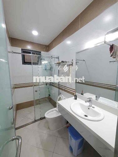 bán nhà đường Phan Đăng Lưu, Sát mặt tiền.xe hơi