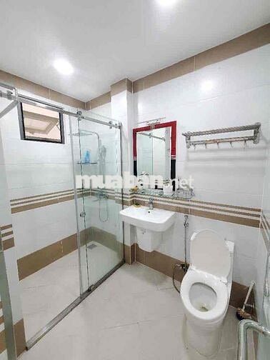 bán nhà đường Phan Đăng Lưu, Sát mặt tiền.xe hơi
