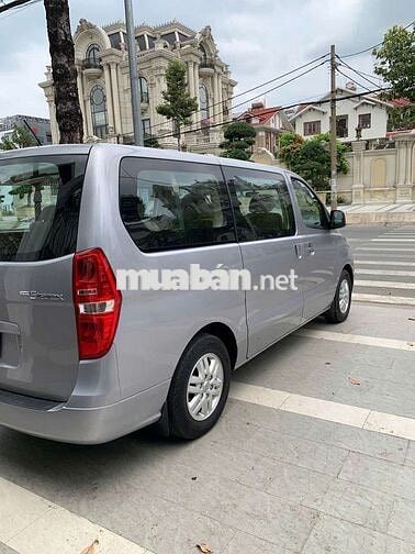 Hyundai Starex 2016 9 chỗ Bạc