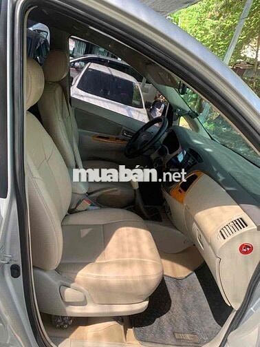 Toyota Innova Bạc 7 chỗ