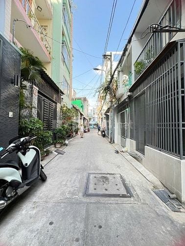 Bán Nhà mới xây. Full Nội Thất. Hẻm Xe Hơi. 4,3m x 15m.Giá chỉ 13,9 tỷ