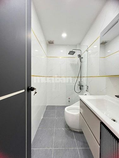 Bán Nhà mới xây. Full Nội Thất. Hẻm Xe Hơi. 4,3m x 15m.Giá chỉ 13,9 tỷ
