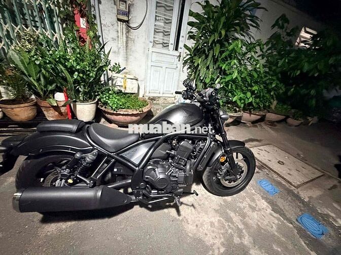 Honda Rebel 1100 Đen 2000km