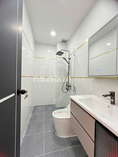 Bán Nhà mới xây. Full Nội Thất. Hẻm Xe Hơi. 4,3m x 15m.Giá chỉ 13,9 tỷ
