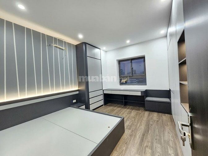 Bán nhà Khương Hạ 40m2 mặt tiền 3.9m 5 tầng gara ô tô kinh doanh