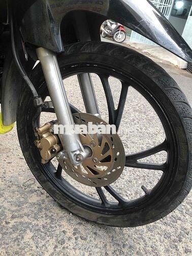 Suzuki Axelo Đen Vàng
