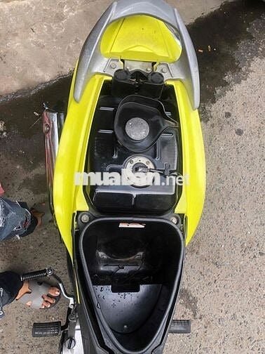 Suzuki Axelo Đen Vàng