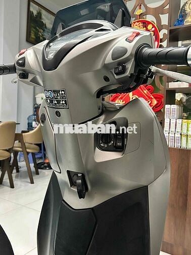 Honda Lead 4 val 2024 Cao cấp Bạc