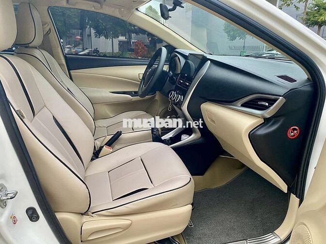 Bán xe Toyota Vios 2019 số sàn, màu trắng,