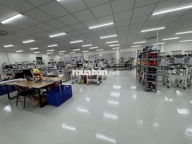 TUYỂN DỤNG 4 NHÂN VIÊN CẮT CHỈ ĐÓNG GÓI QUẦN ÁO