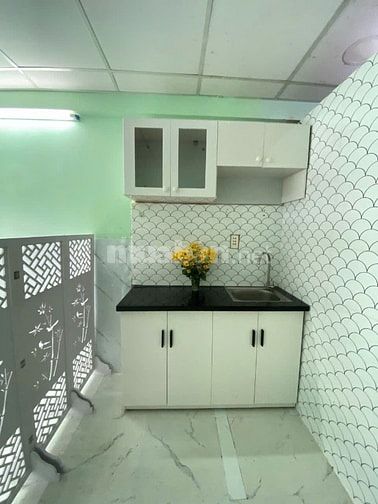 Bán nhà nhỏ xinh 3 tầng nhỉnh 3 tỷ. Hẻm xe hơi quận 11 giáp quận 10.  