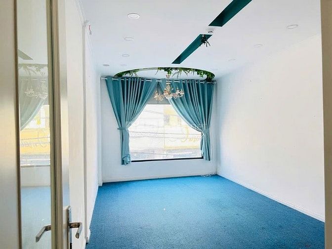 BÁN NHÀ MẶT TIỀN HUỲNH VĂN BÁNH - KHU VIP -KINH DOANH SẦM UẤT 