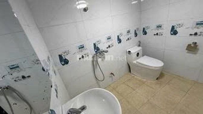 Cho thuê nhà sử dụng 45m2, đủ tiện nghi, phố Nguyễn Như Đổ, Đống Đa