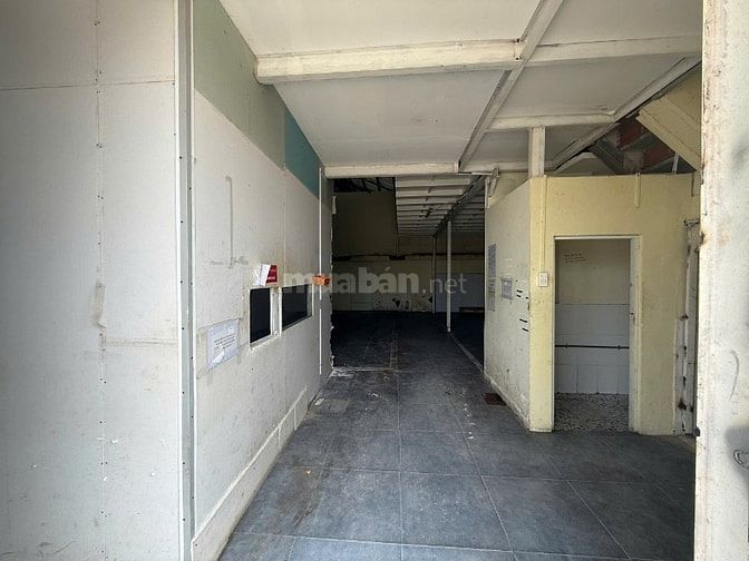 Cho thuê mặt bằng mặt tiền bờ sông Quận 8 (cũ), diện tích 6,8m x 14m