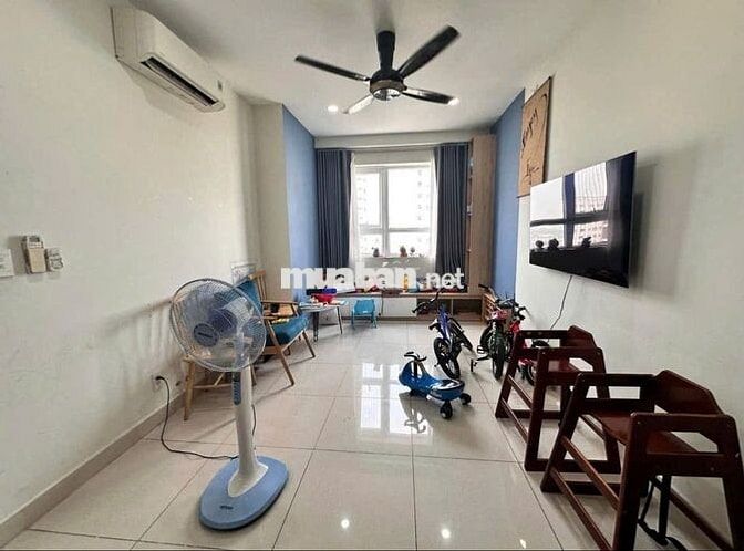 77m2, Căn góc, 2PN, 2WC, C/c Hoa Sen, Lạc Long Quân giá 10tr5/th.
