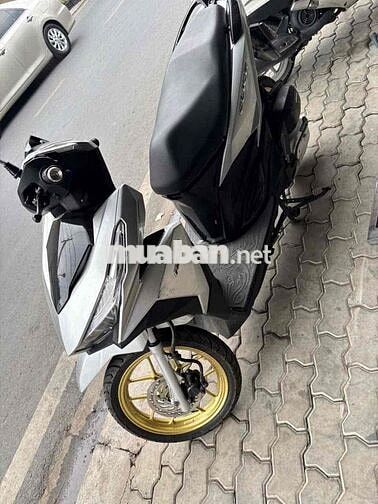 Honda Click 125 màu Bạc