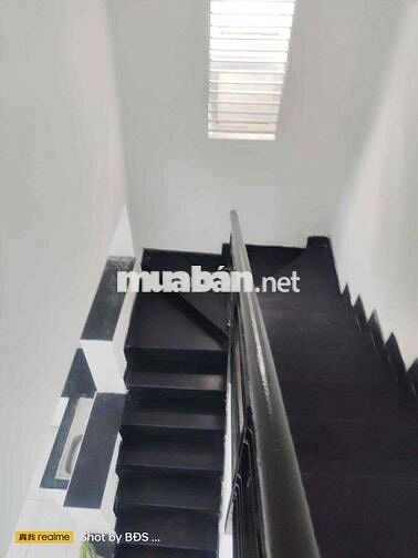 Nhà 1 Trệt 1 Lầu 3pn HXH gần ĐH Luật - Vạn Phúc 9triệu
