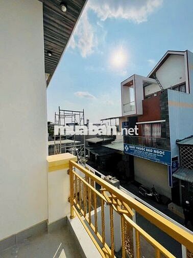 BÁN NHÀ LẦU CỰC ĐẸP NGAY CỔNG SAU CHANGSIN 2 MẶT TIỀN ĐƯỜNG