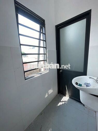 BÁN NHÀ LẦU CỰC ĐẸP NGAY CỔNG SAU CHANGSIN 2 MẶT TIỀN ĐƯỜNG