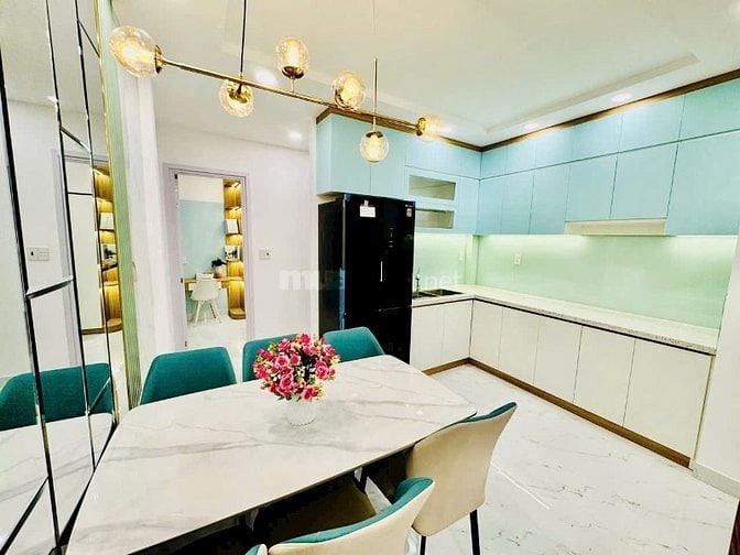 Bán nhà Dt 4m Nở Hậu 5m X 13m Đường xe hơi. Xe tải thông. CÓ PN dưới 