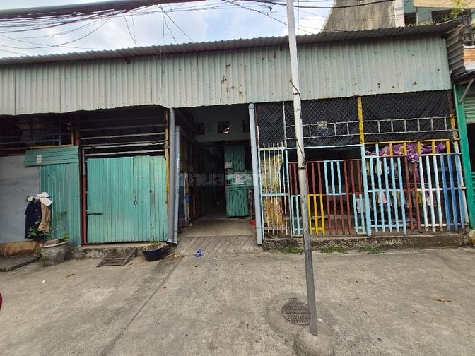 Cần tiền bán gấp nhà trọ mặt tiền khu Icon central