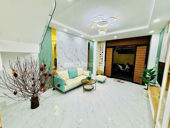 Bán nhà Dt 4m Nở Hậu 5m X 13m Đường xe hơi. Xe tải thông. CÓ PN dưới 